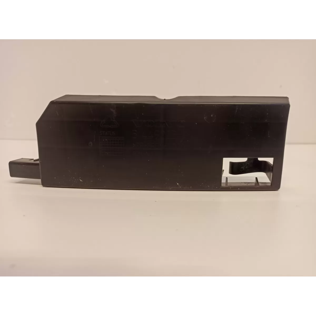 VOLVO V90 ŚLIZG ZDERZAKA LEWY TYŁ 31449223