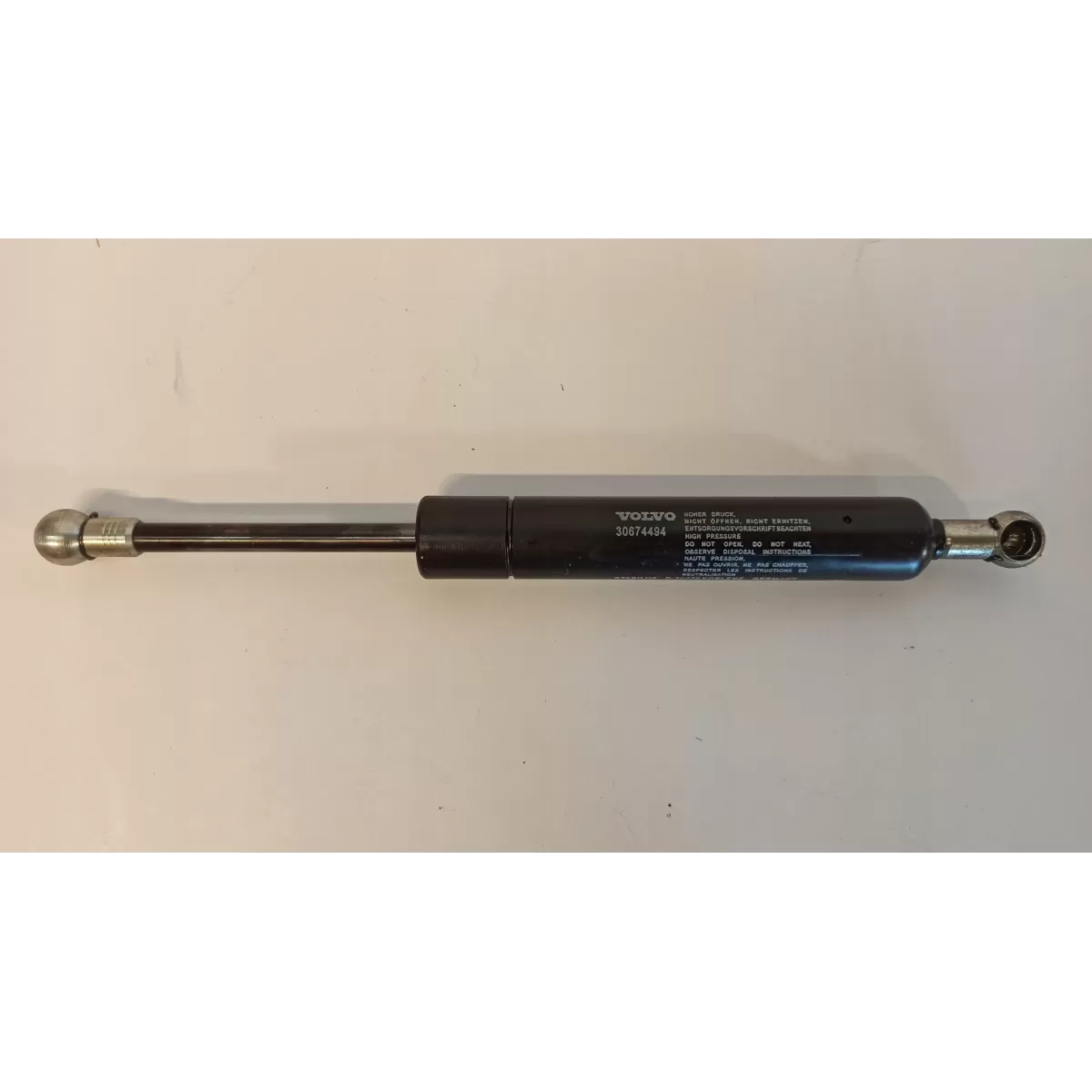 SIŁOWNIK MASKI VOLVO XC70 30674794