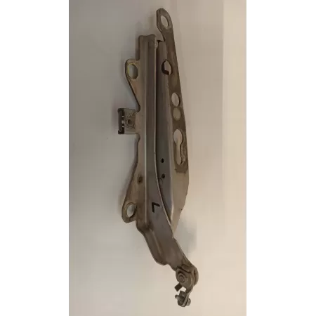 ZAWIAS MASKI LEWY VOLVO XC70 30745017