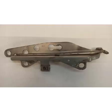 ZAWIAS MASKI PRAWY VOLVO XC70 30745018