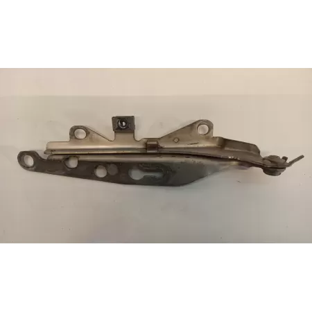 ZAWIAS MASKI PRAWY VOLVO XC70 30745018