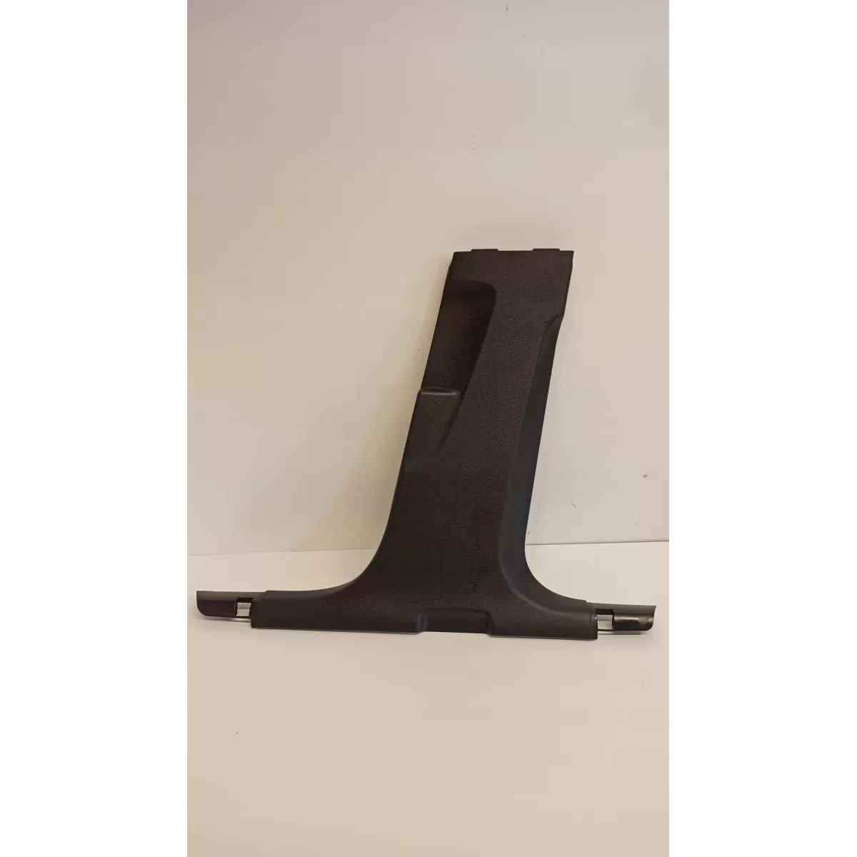 AUDI Q2 OSŁONA SŁUPKA PRAWA 81A867240