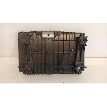 MERCEDES W205 PODSTAWA AKUMULATORA A2056200118