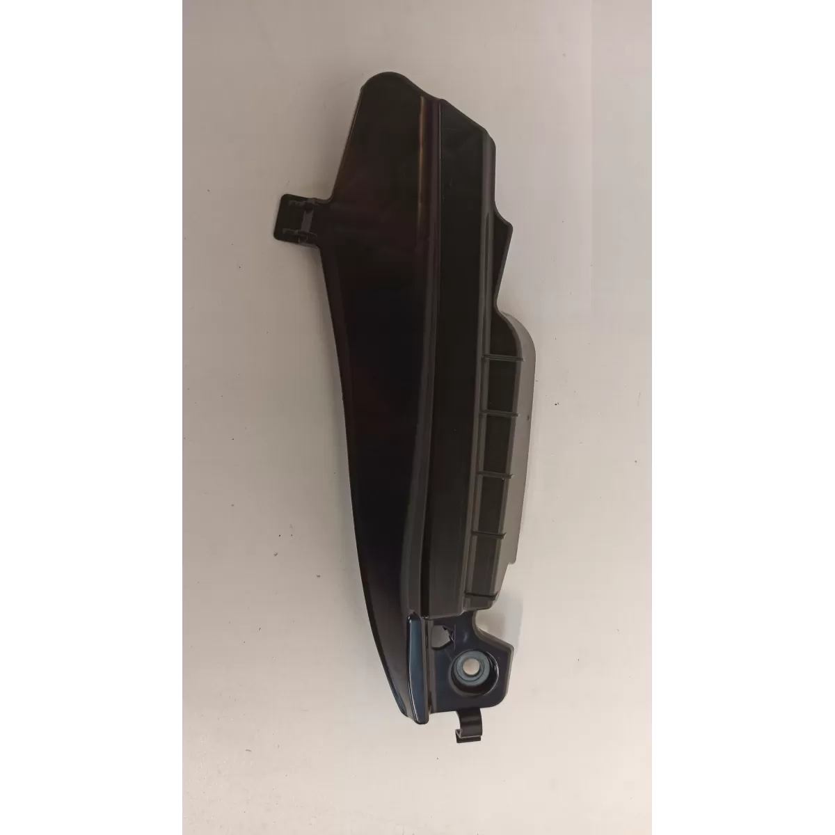 MOCOWANIE WSPORNIK PLASTIK LEWE AUDI Q2 81A880755A