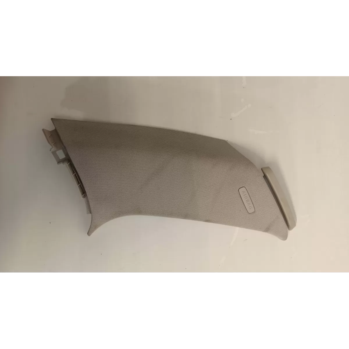 OSŁONA POSZYCIE SŁUPKA LEWE W205 A2056904704