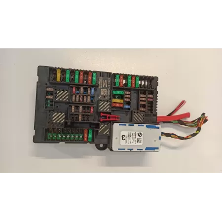 BMW G20 SKRZYNKA BEZPIECZNIKÓW RODZIELACZ LIN