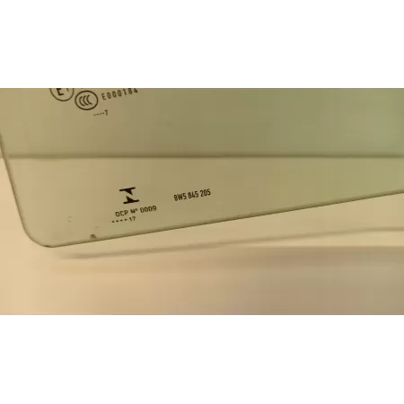 SZYBA DRZWI LEWY TYŁ A4 B9 8W0845205