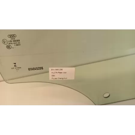 SZYBA DRZWI PRAWY TYŁ AUDI Q2 81A845206