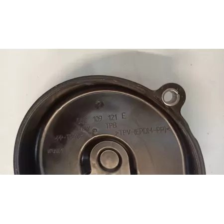 OBUDOWA PASKA ROZRZĄDU AUDI Q2 04C109121E