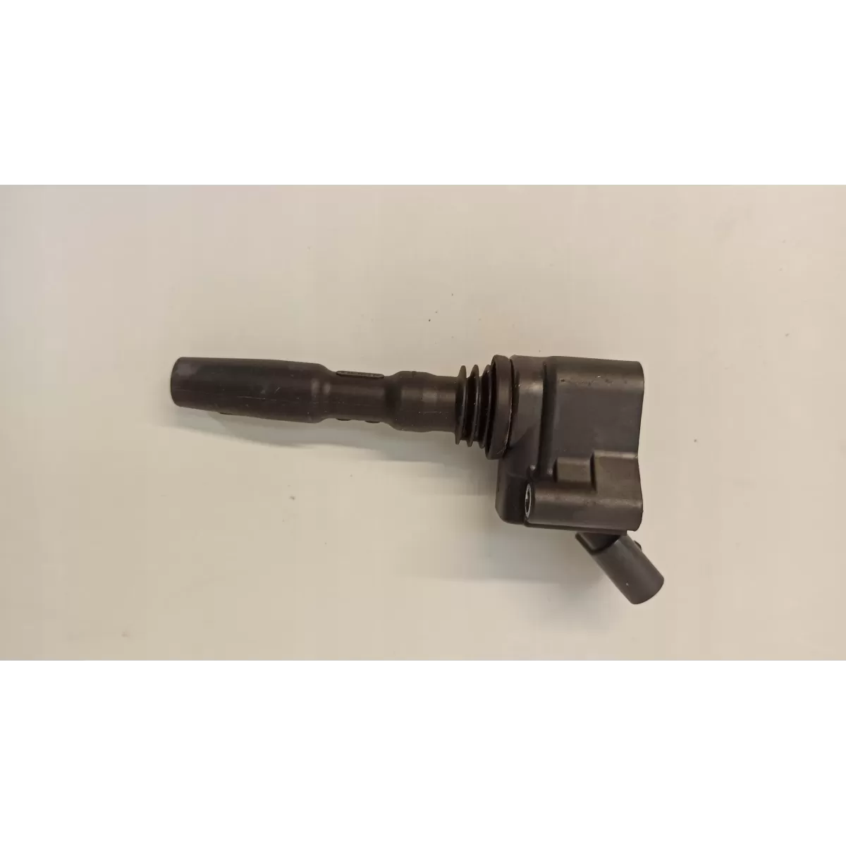 CEWKA ZAPŁONOWA AUDI Q2 A5 04E905110K