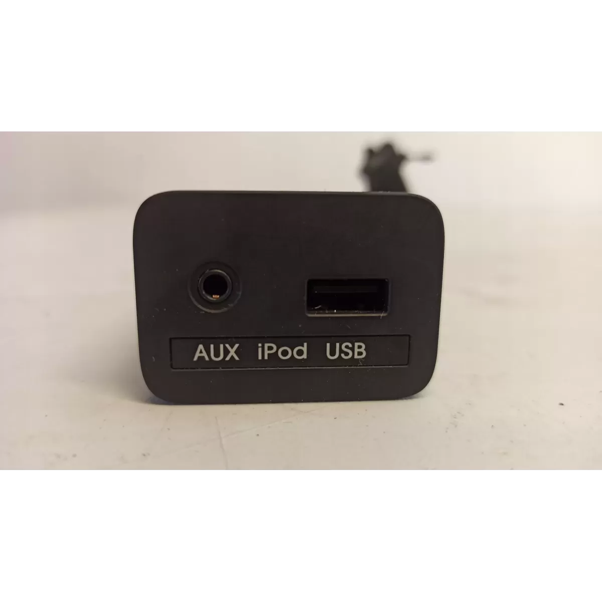 PORT USB / JACK OPTIMA III 96120-2T100