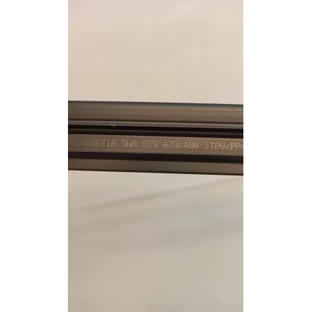 USZCZELKA ZGARNIAJĄCA PRZÓD L/P 5NA839479