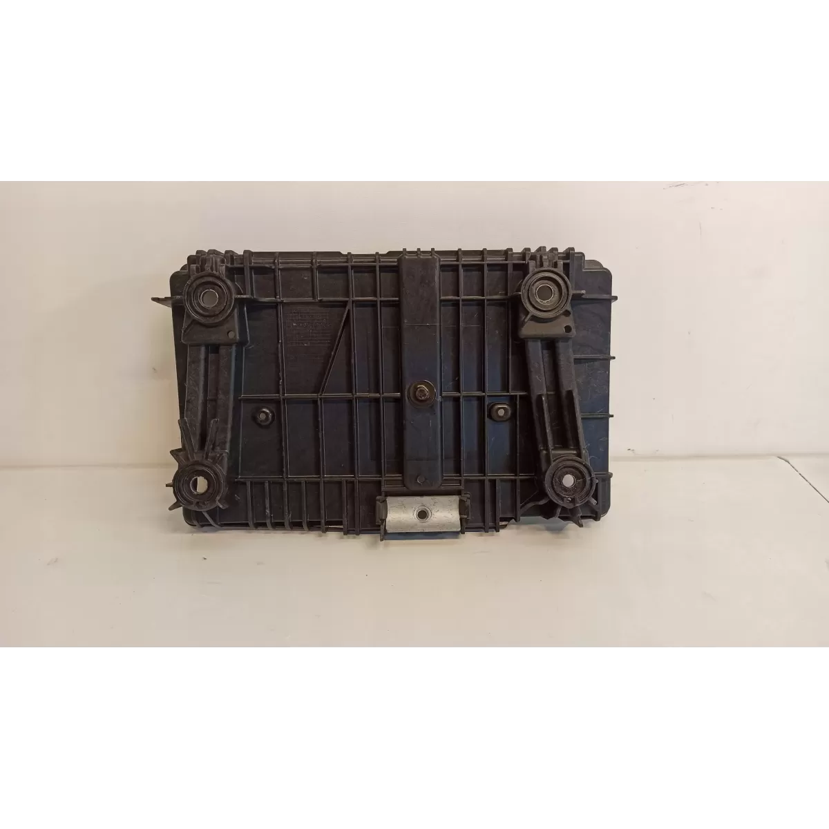 PODSTAWA AKUMULATORA W213 A2056201502