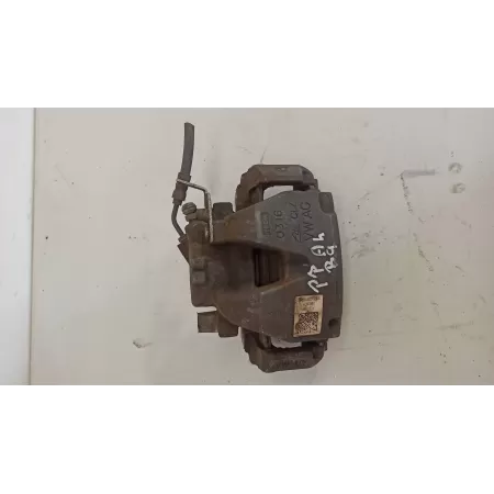 ZACISK HAMULCOWY PRAWY PRZÓD A4 B9 8W06DH