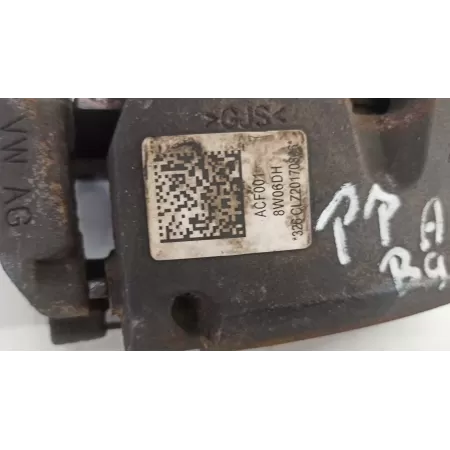 ZACISK HAMULCOWY PRAWY PRZÓD A4 B9 8W06DH