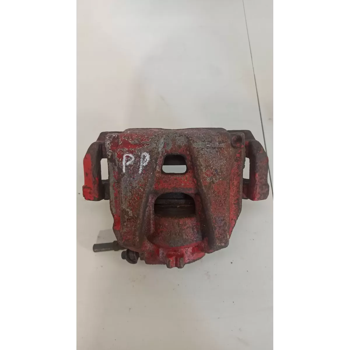 ZACISK HAMULCOWY PRAWY PRZÓD A4 B8