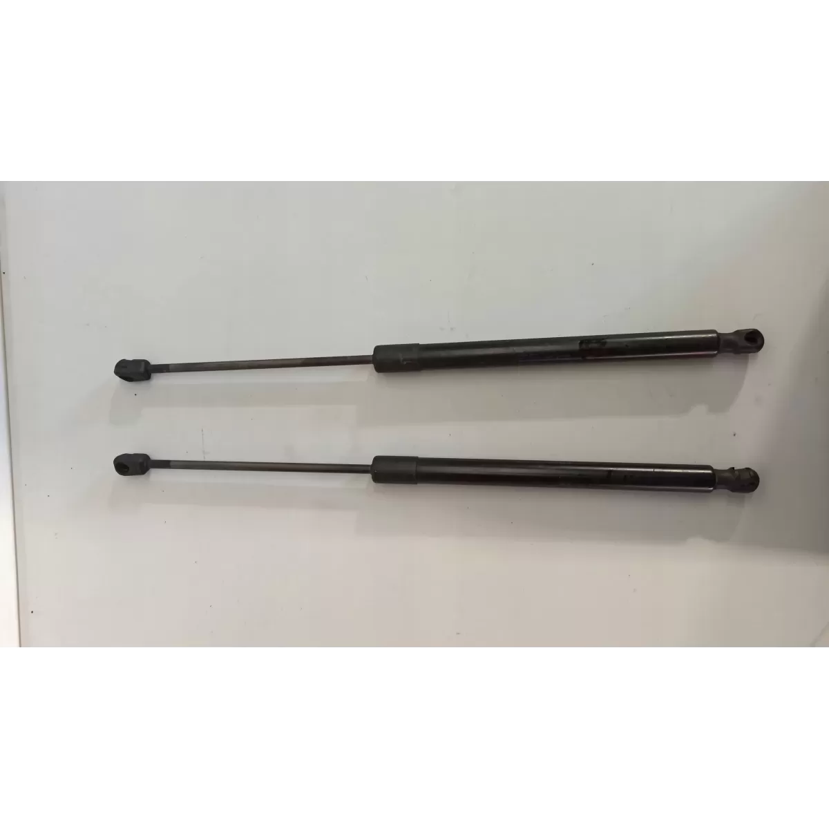 SIŁOWNIKI KLAPY VW TIGUAN 5N0827550D