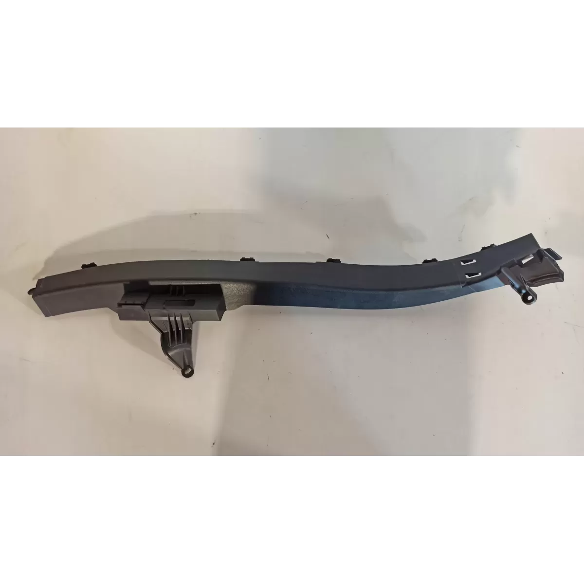 OSŁONA SŁUPKA TYŁ LEWY A2136901325 MERCEDES W213