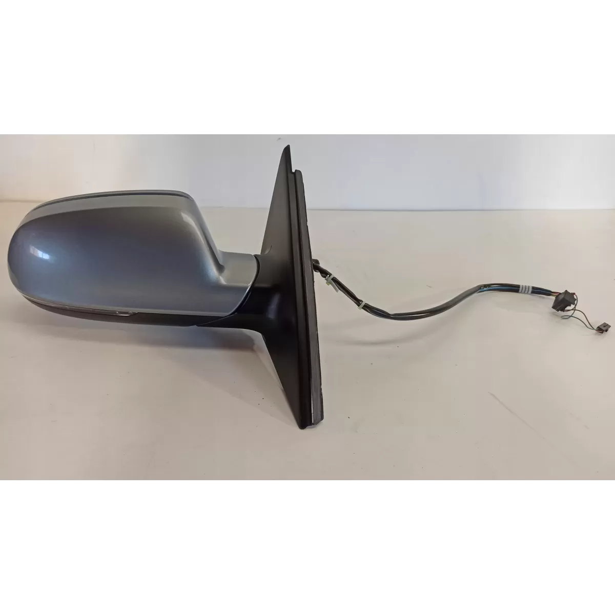 AUDI A4 B8 lift LUSTERKO Y7G PRAWE 8PIN