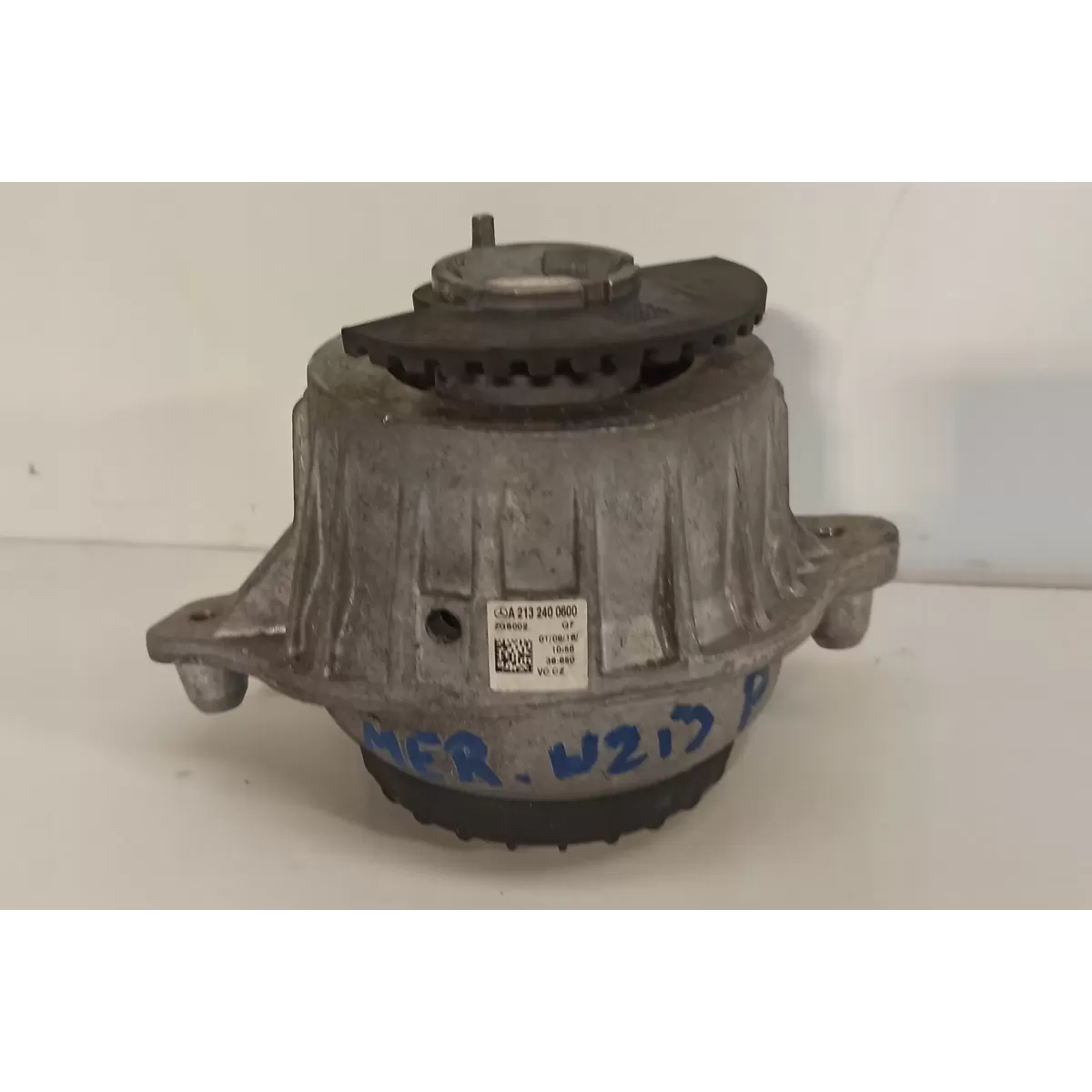 PODUSZKA SILNIKA PRAWA MERCEDES W213 A2132400600