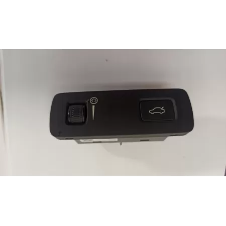 VOLVO V60 V90 PRZYCISK OTWIERANIA KLAPY 31674801
