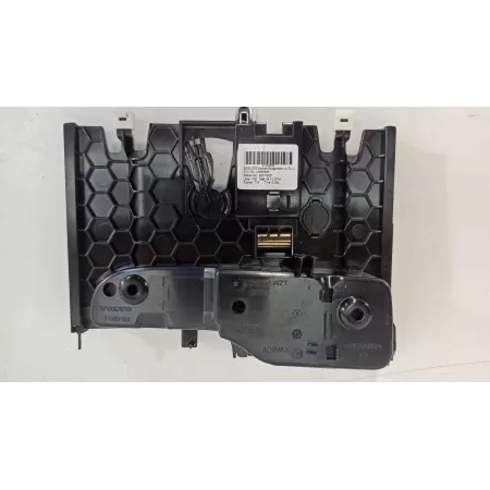 VOLVO XC90 XC60 V60 SCHOWEK POPIELNICZKA UK