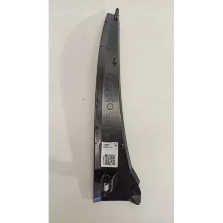 VOLVO V60 OSŁONA LISTWA PRAWA 31479201