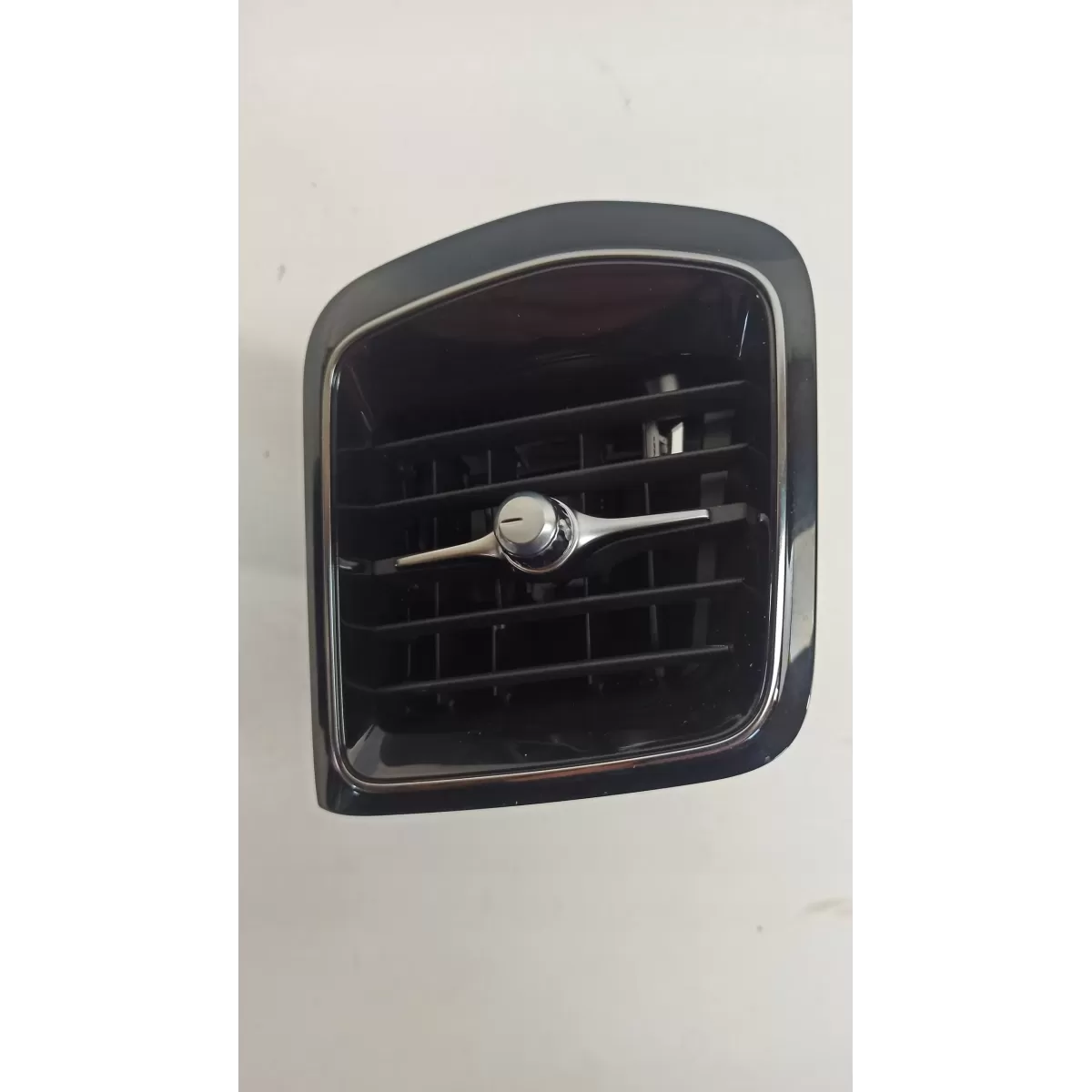 VOLVO V60 KRATKA NAWIEWU KONSOLI PRAWA 31477876