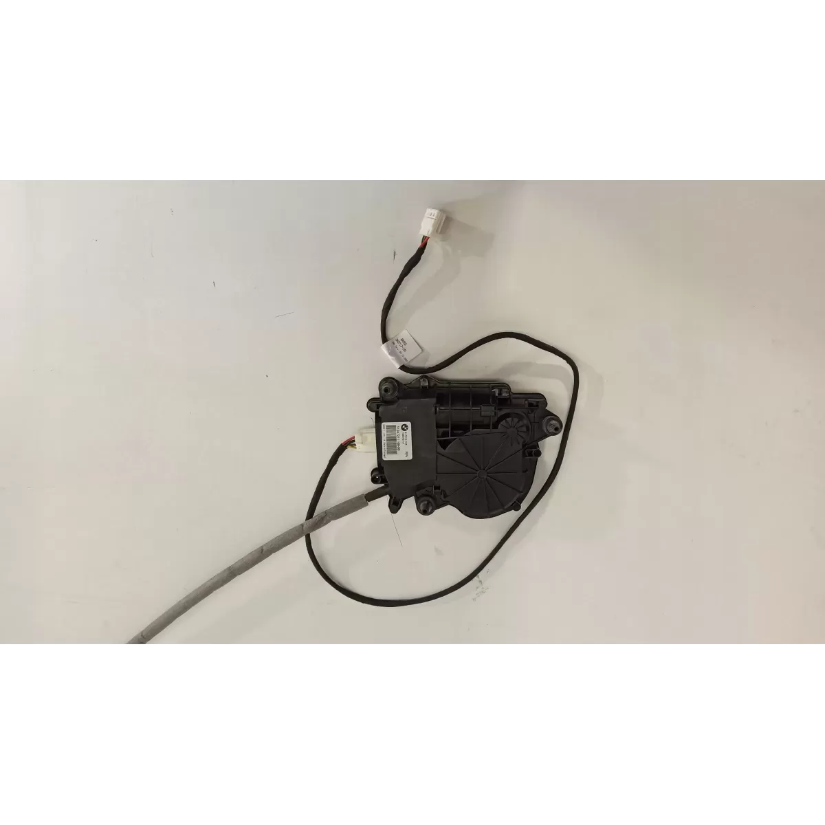 DOCIĄG ZAMKA KLAPY BAGAŻNIKA BMW F07 7211168