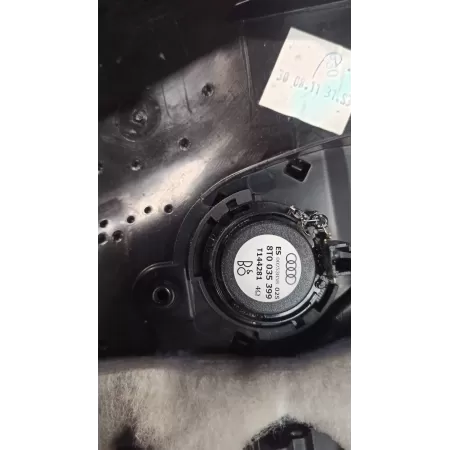 AUDI A5 COUPE BOCZEK TAPICERKA SKÓRA PRAWY TYŁ 8T0