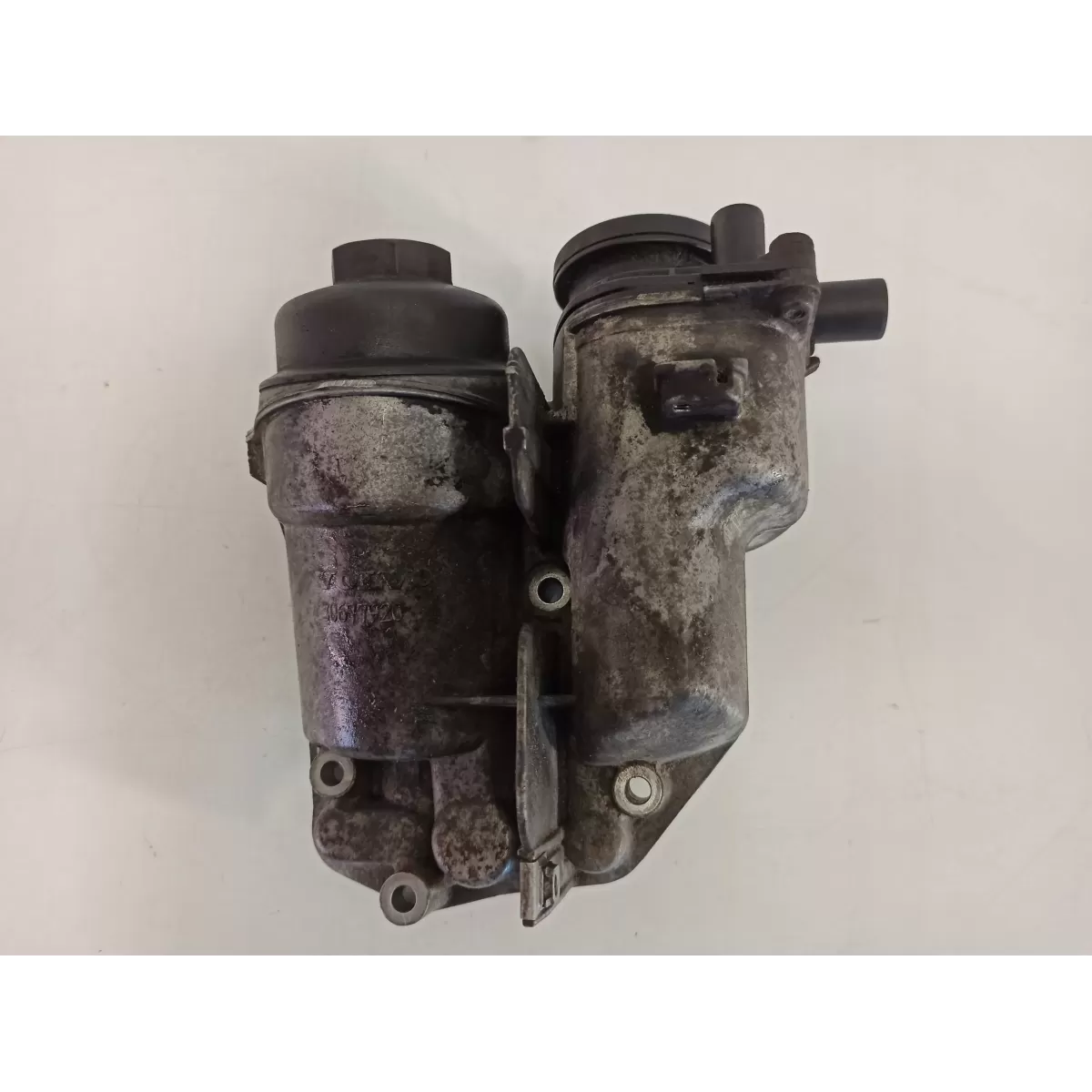 OBUDOWA FILTRA OLEJU XC90 V70 XC70 30677920