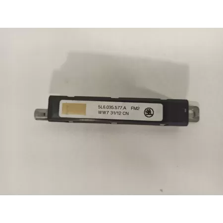 WZMACNIACZ ANTENY SKODA YETI 5L6035577A