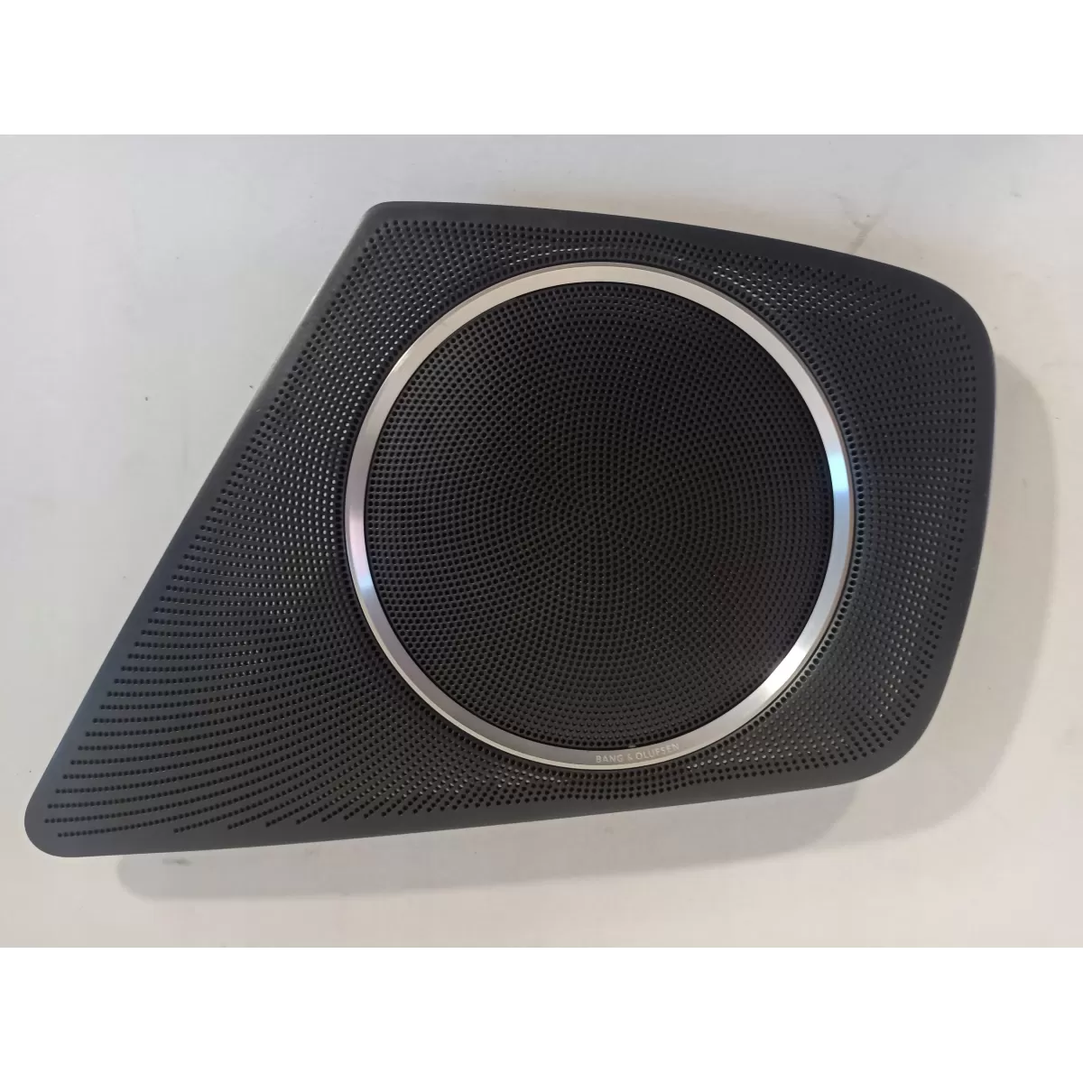 OSŁONA GŁOŚNIKA BANG OLUFSEN 8T0035419A