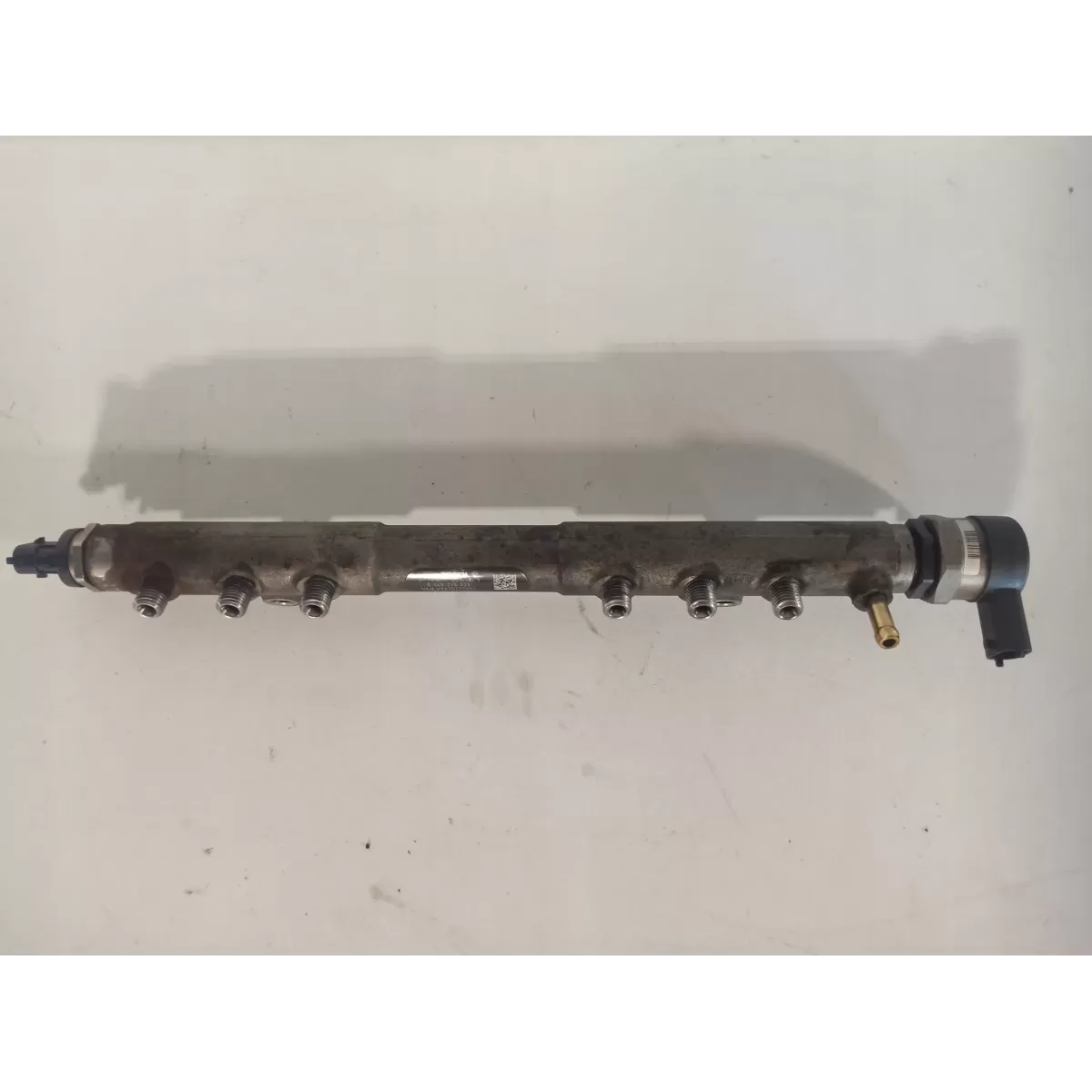 VOLVO V70 III 2.4D LISTWA WTRYSKOWA 30777554