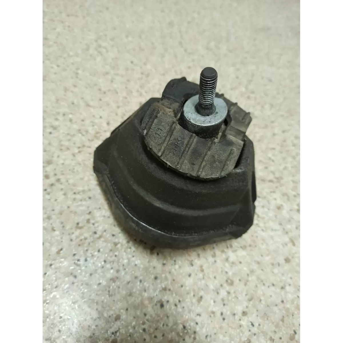 BMW E60 E61 PODUSZKA SILNIKA PRAWA 6761090