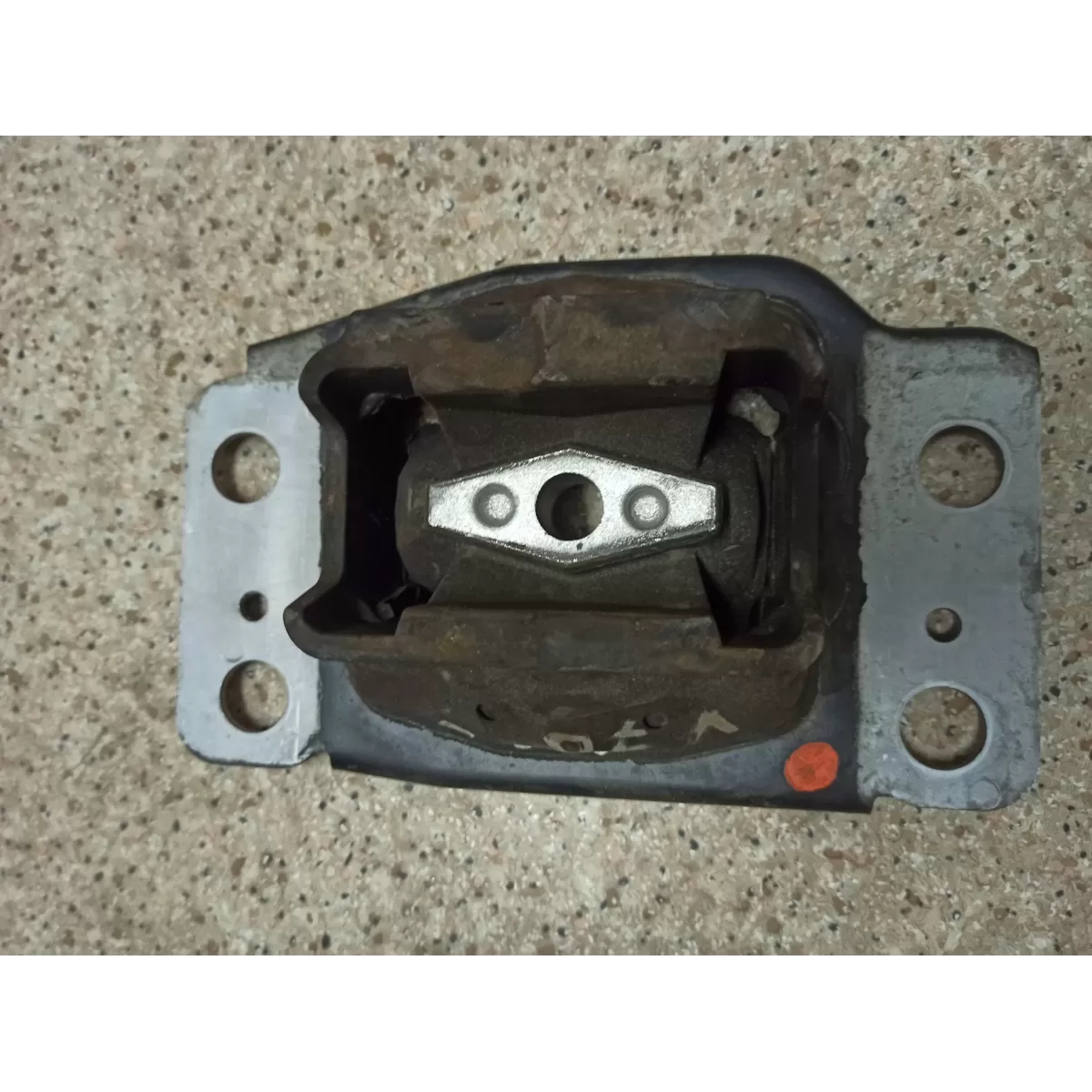 VOLVO V70 MONDEO ŁAPA PODUSZKA SKRZYNI 6G917M121AC
