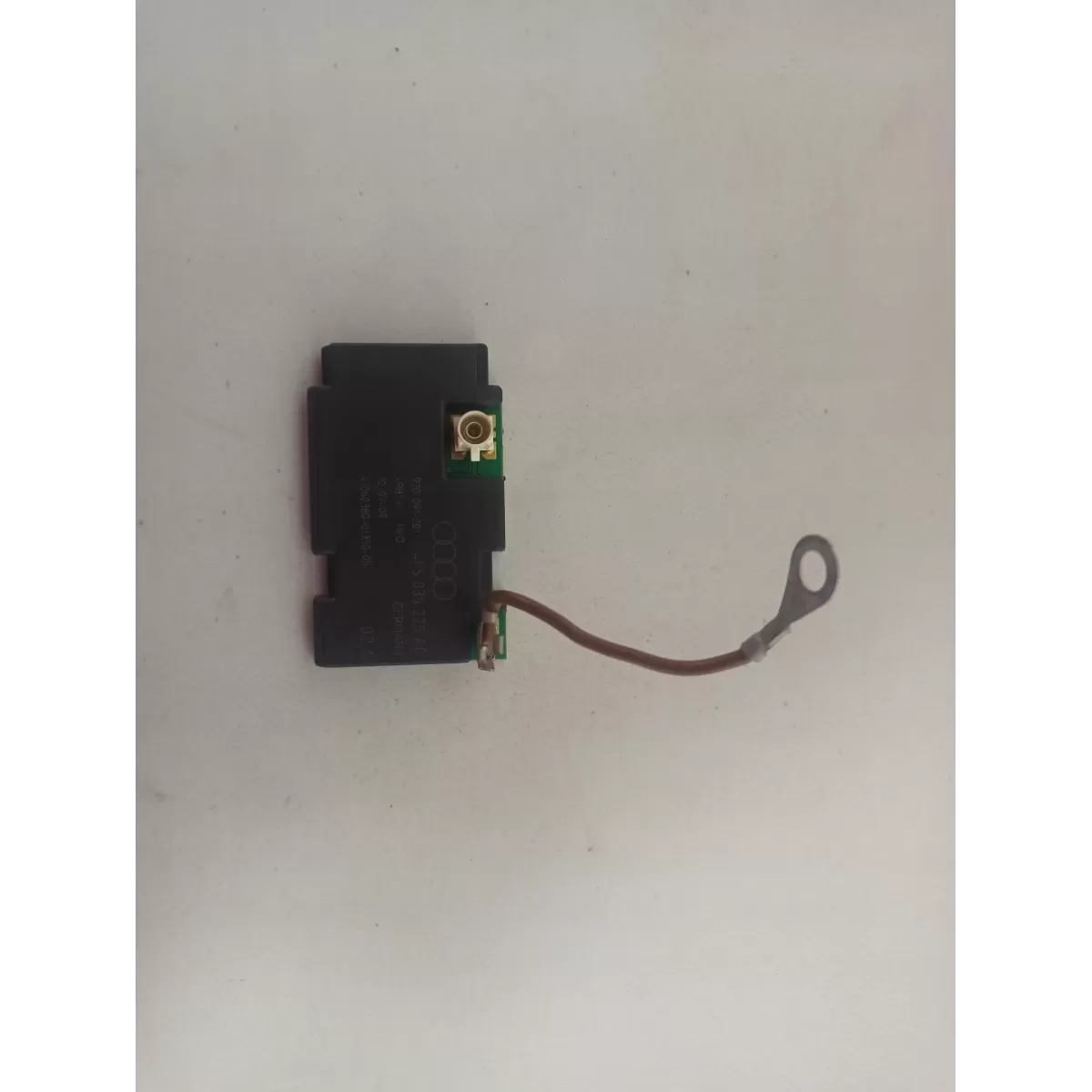 AUDI A6 C6 WZMACNIACZ ANTENY 4F5035225AC