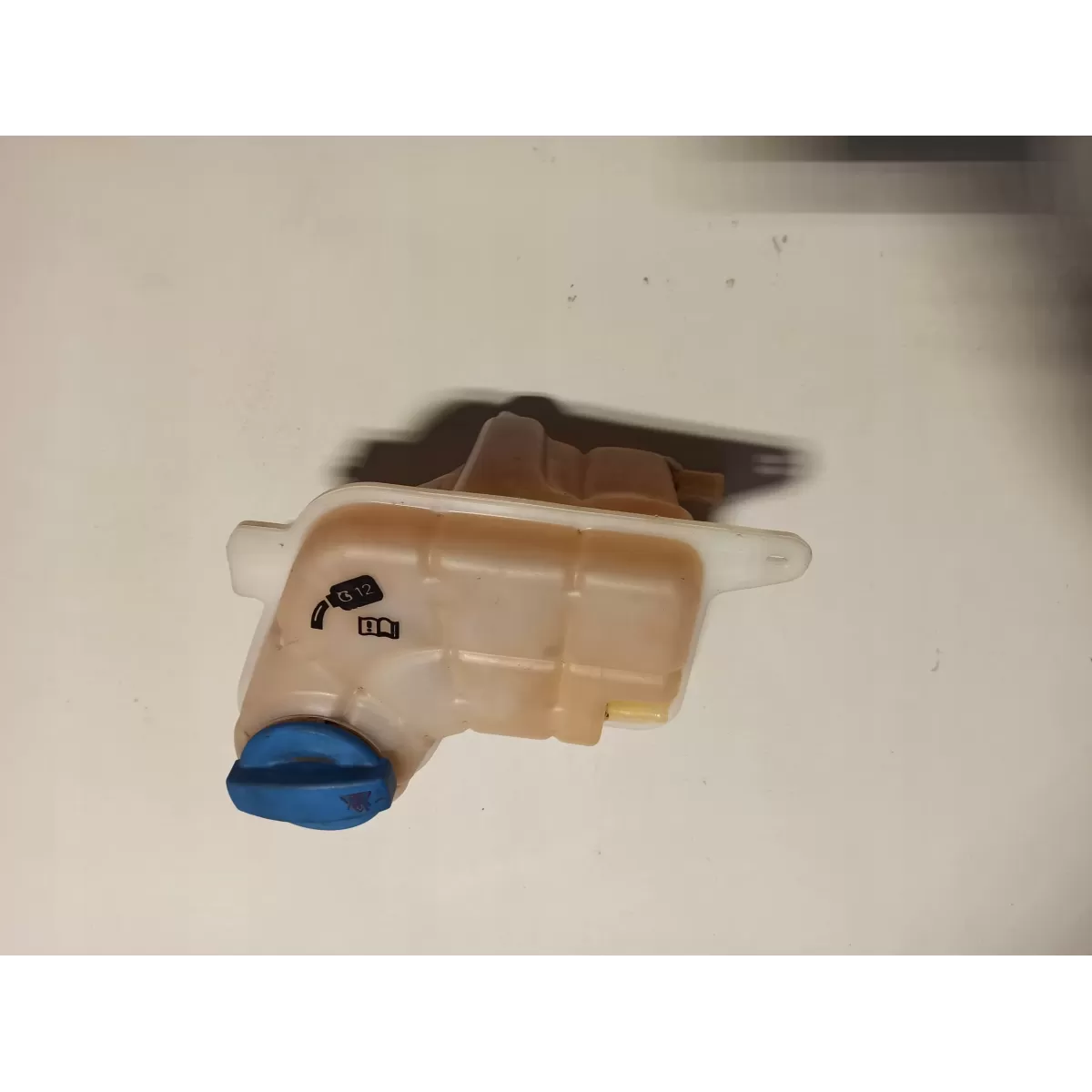 ZBIORNIK PŁYNU WYRÓWNAWCZEGO AUDI A6 C6 4F0121403