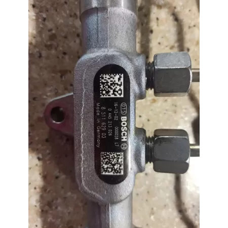 BMW F20 LISTWA WTRYSKOWA 851162903