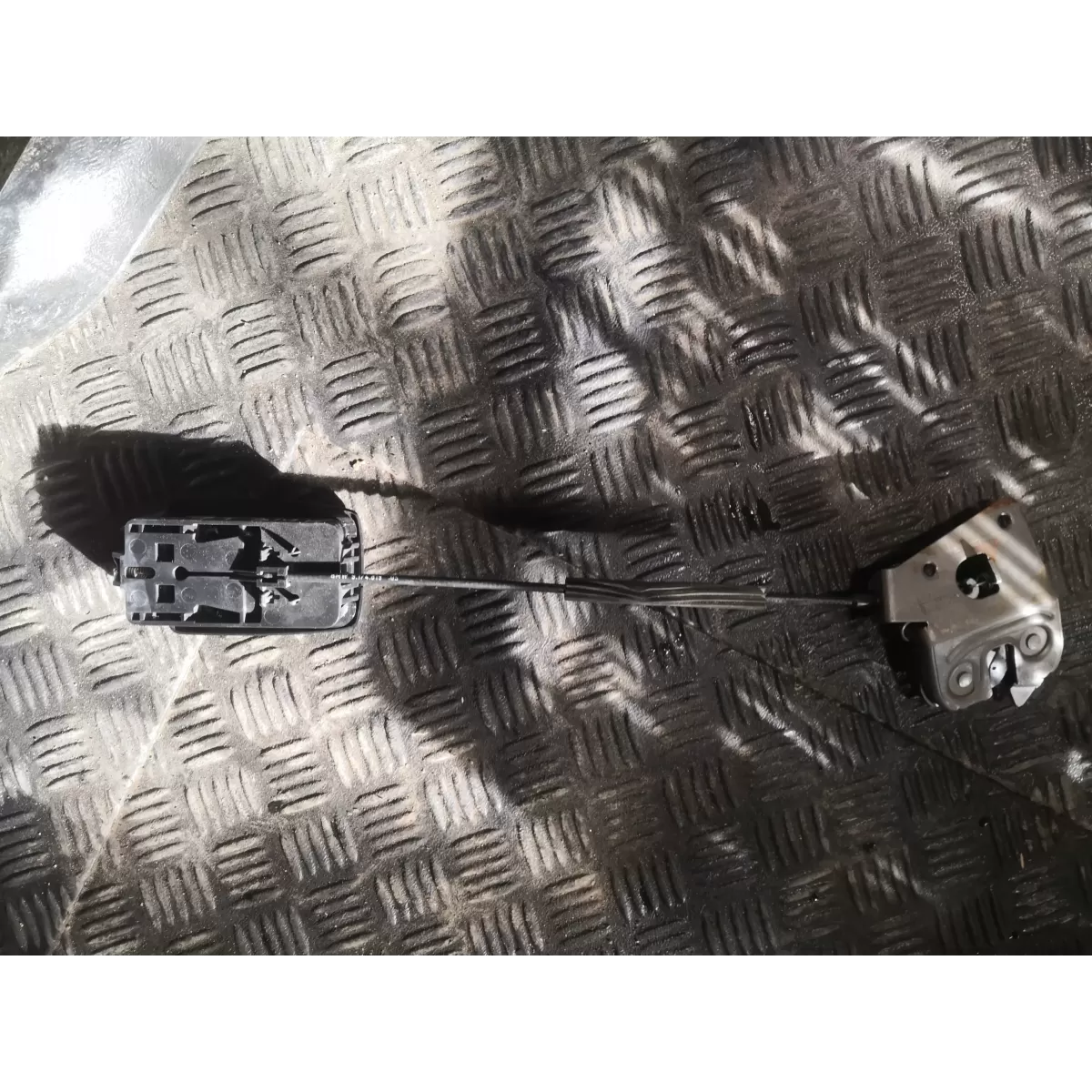 ZAMEK TYLNEJ KANAPY PRAWY BMW GT F07 7112863