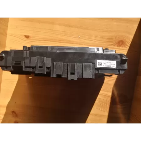 SKRZYNKA BEZPIECZNIKÓW BSI BMW F01 F07 F10 F11 F12