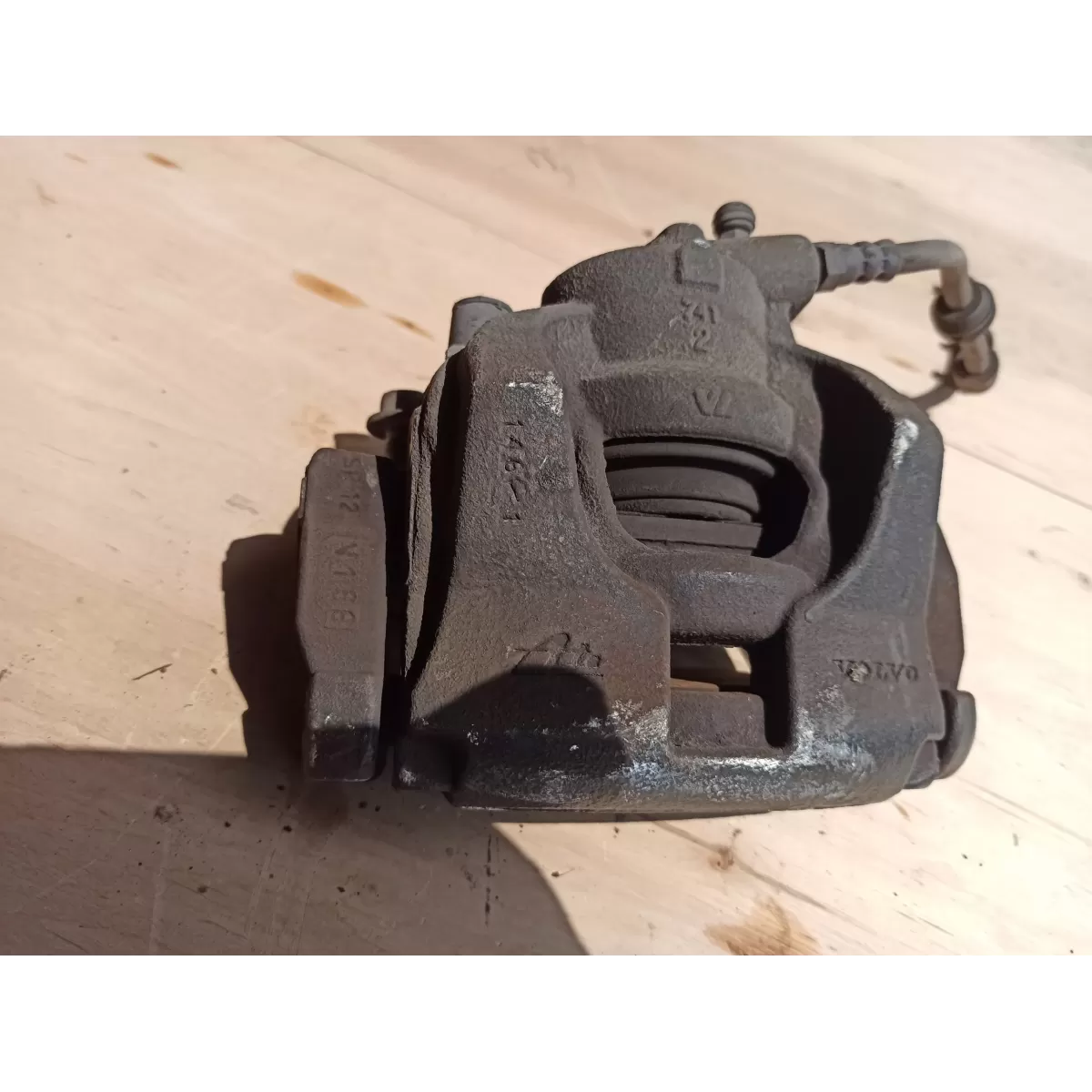 VOLVO V70 S80 LEWY PRZÓD ZACISK HAMULCOWY