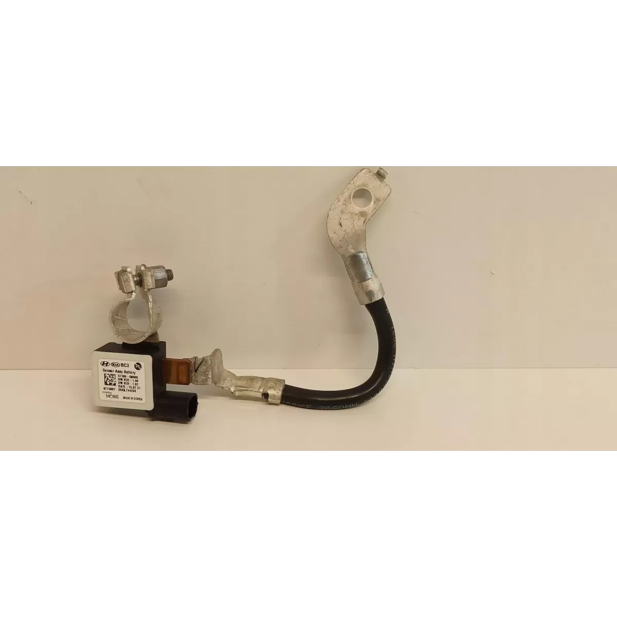 HYUNDAI BAYON KLEMA MINUSOWA 37180-Q0000