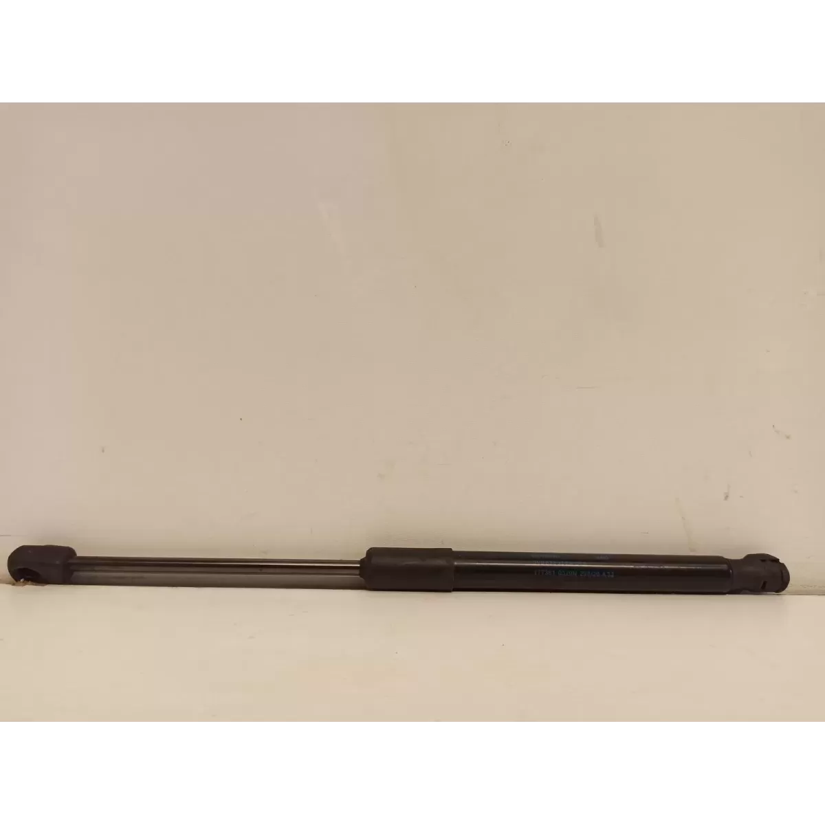 SKODA SUPERB 3V SIŁOWNIK MASKI 3V0823359A