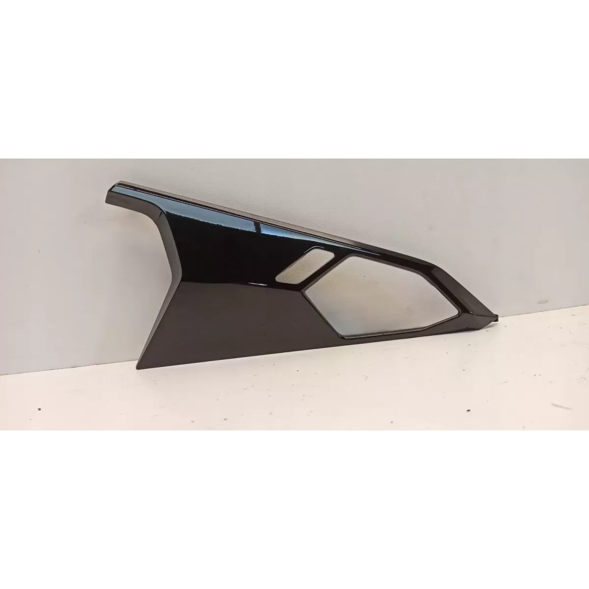AUDI A1 82A LISTWA DEKOR DRZWI PRAWA 82A959522D