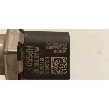 AUDI A1 82A LISTWA WTRYSKOWA 04C133320G 04C906054C