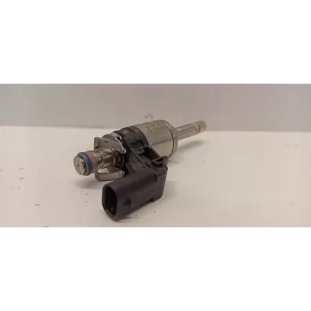 AUDI A1 82A WTRYSKIWACZ 04E906036AT