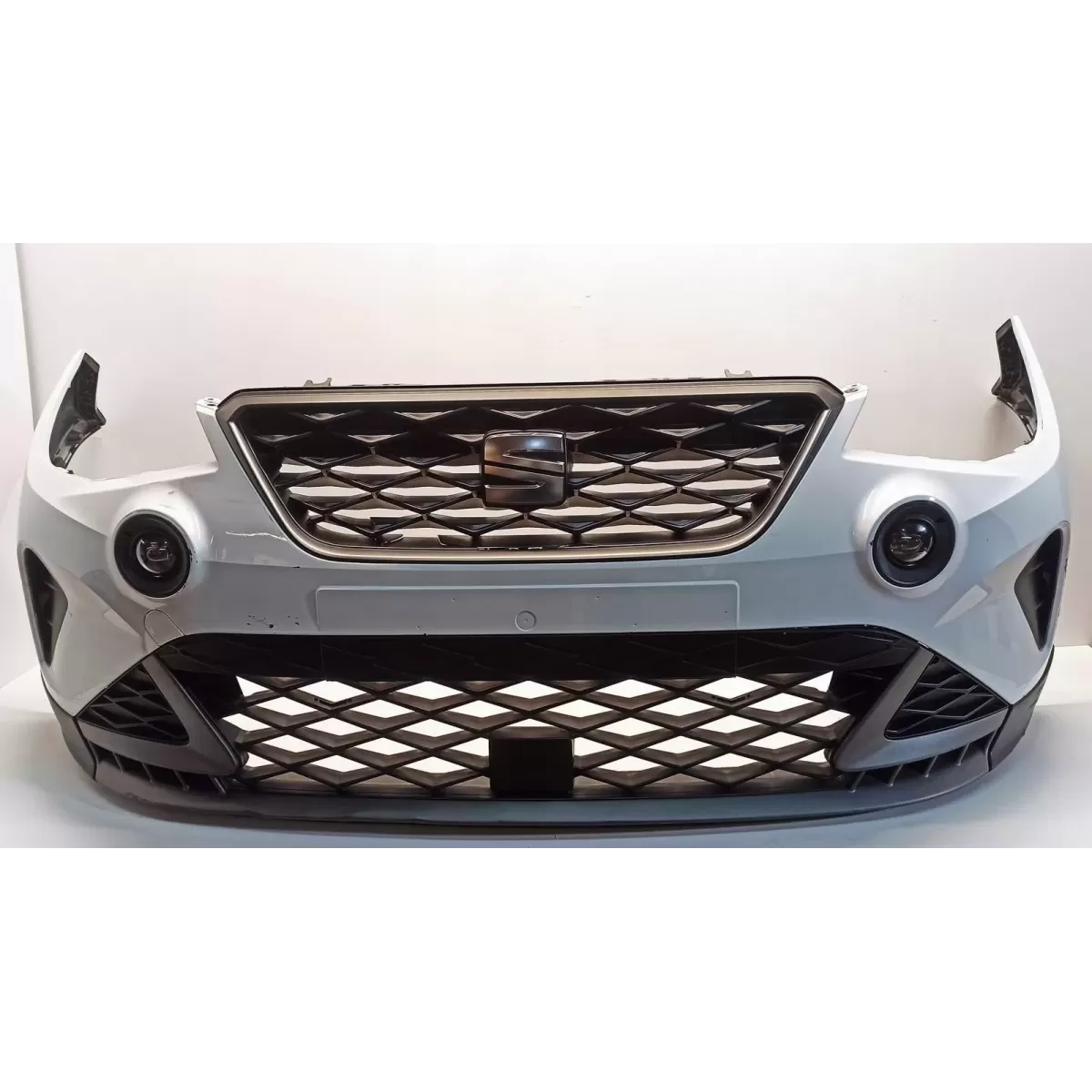 SEAT ARONA ZDERZAK PRZÓD LIFT LS9R