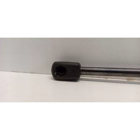 SUZUKI SWIFT MK8 SIŁOWNIK KLAPY BAGAŻNIKA LEWY