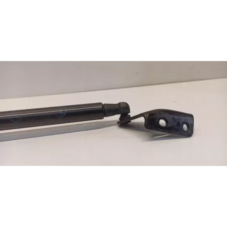 MAZDA 3 SIŁOWNIK KLAPY BAGAŻNIKA PRAWY BHN9-62620A